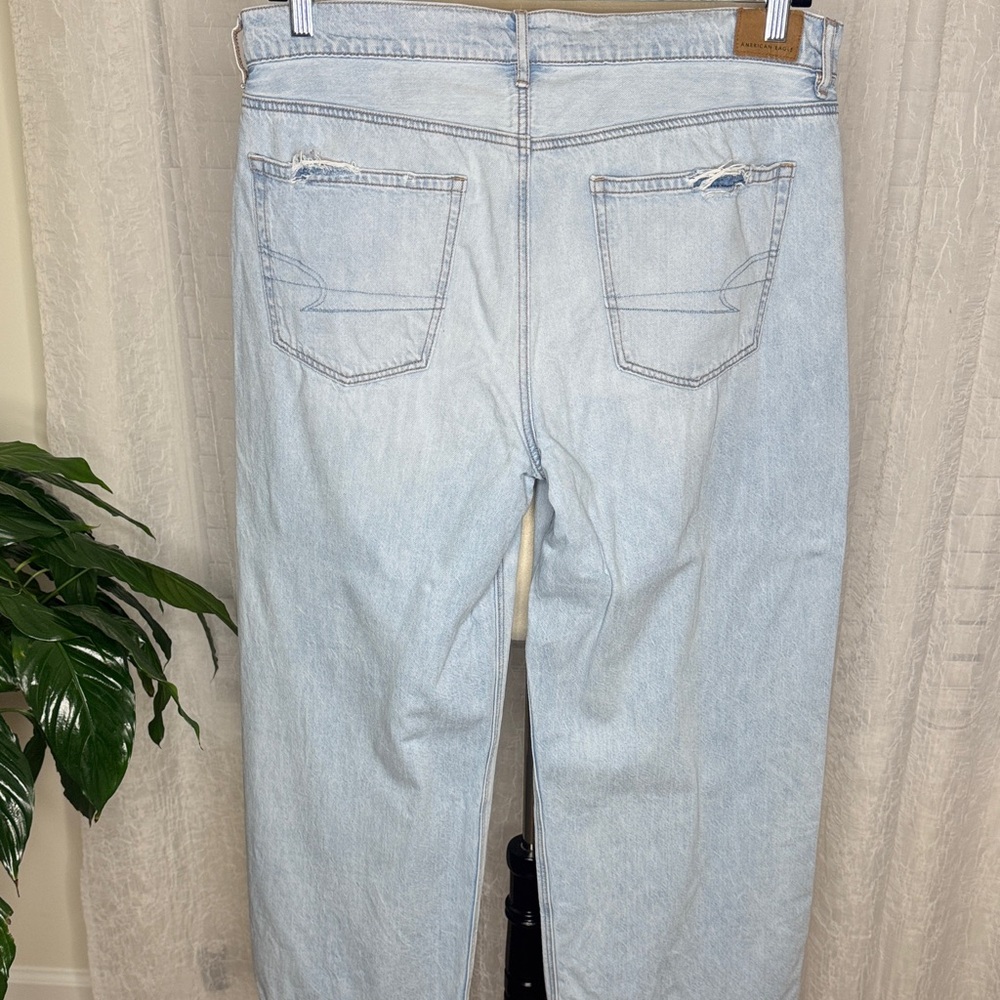 American Eagle Outfitters Light Wash Wide Leg Jeans - Picture 4 of 9